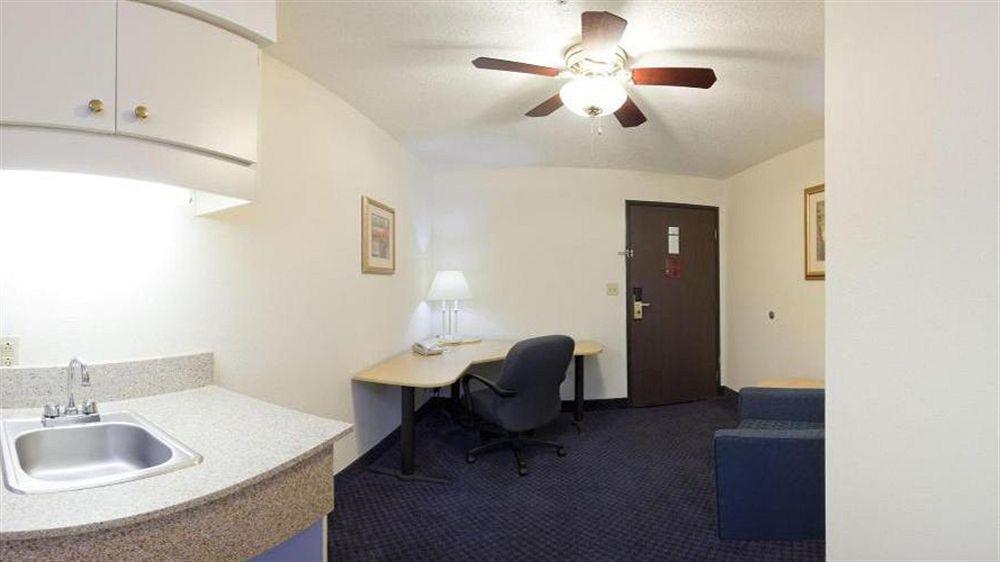 Holiday Inn Express & Suites Fayetteville University Of Arkansas Area By Ihg Esterno foto