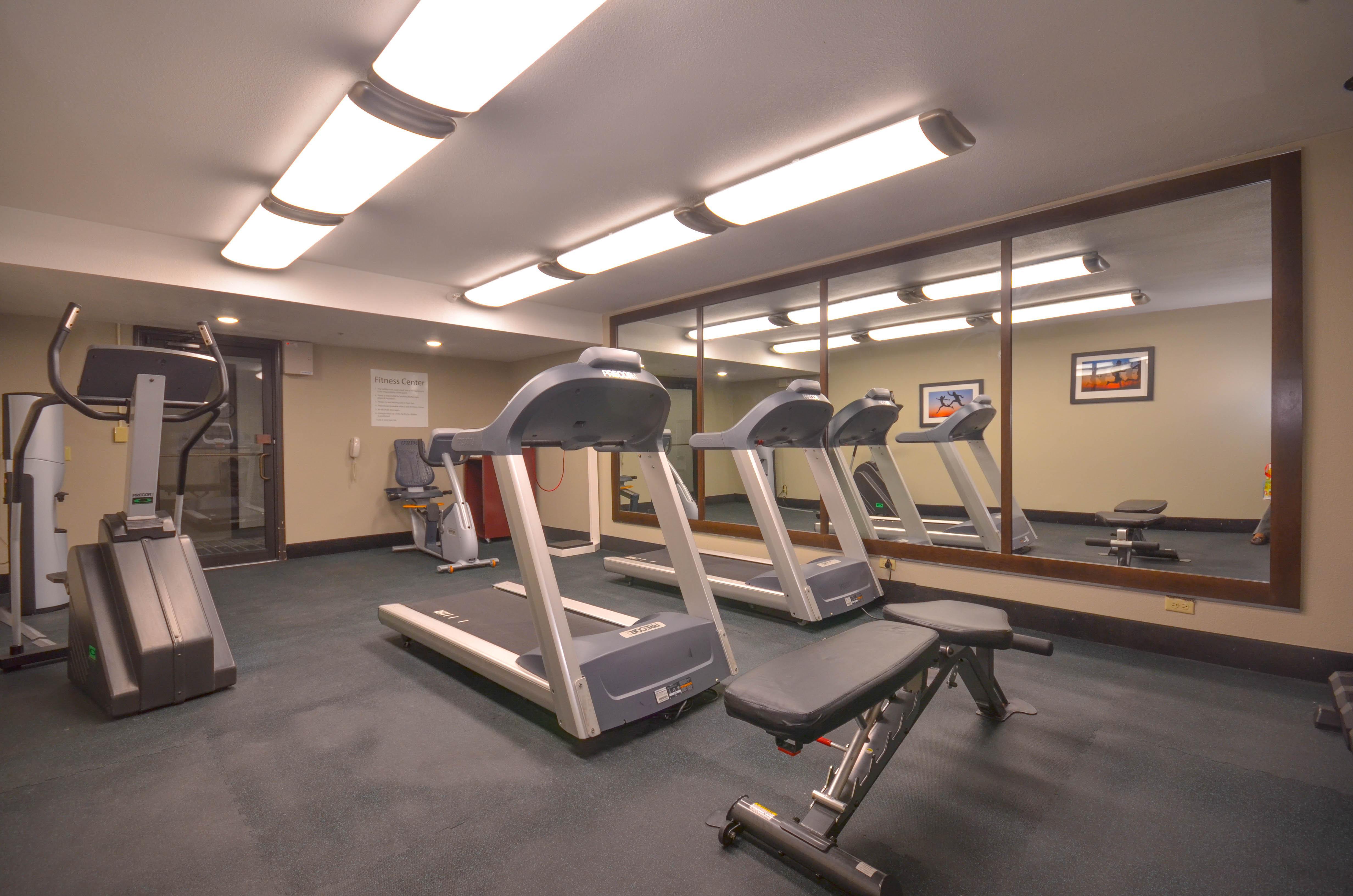Holiday Inn Express & Suites Fayetteville University Of Arkansas Area By Ihg Esterno foto